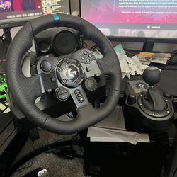 Logitech G923  (Barely Used)