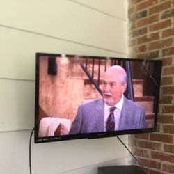 42” Magnavox Smart TV
