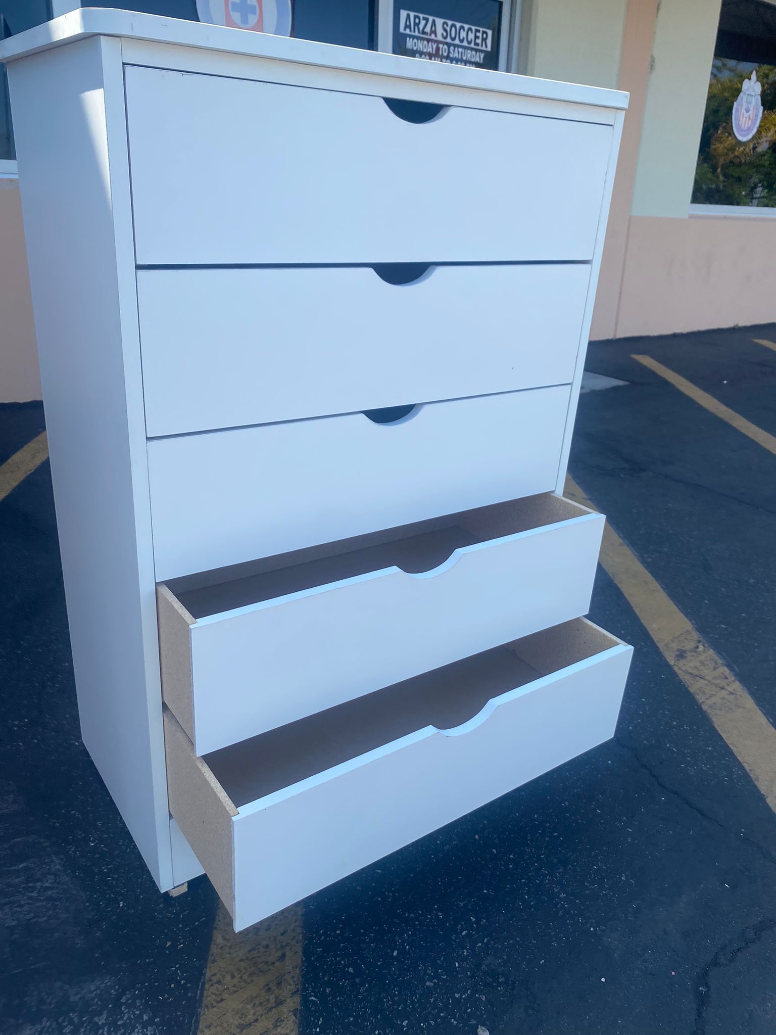 Dresser No Knobs