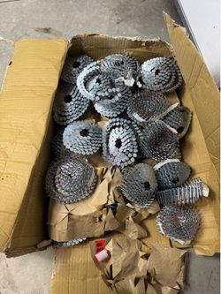 15° Coil Galvanized Roofing Nails – 1-1/4” x .120” – Almost Full Box