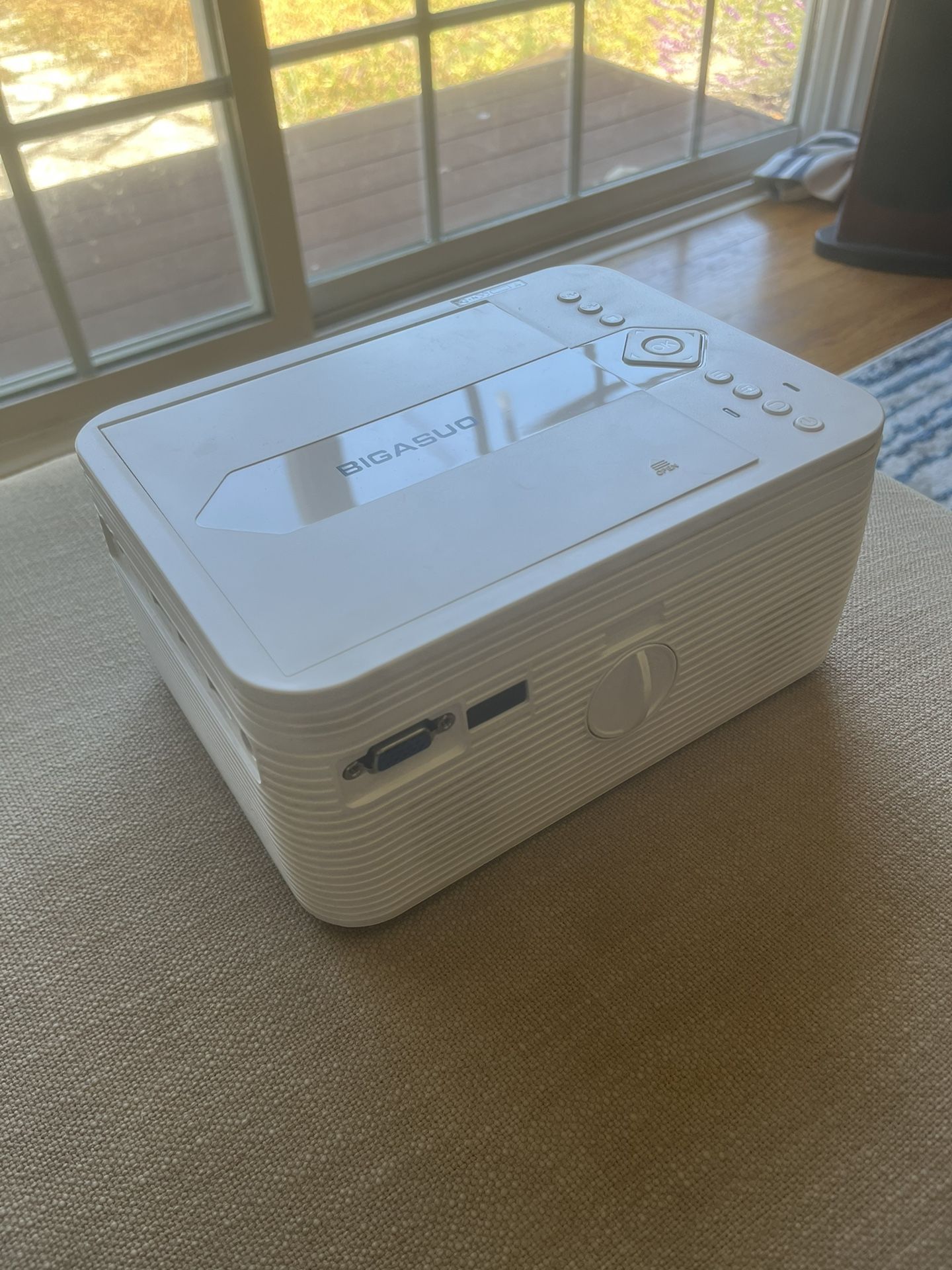 Bluetooth Projector with DVD Player