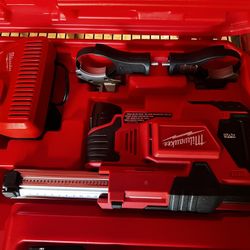 Milwaukee M12 HammerVac