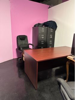 Big desk excelent condition
