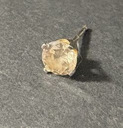 Single 14K Gold Champagne Diamond Stud