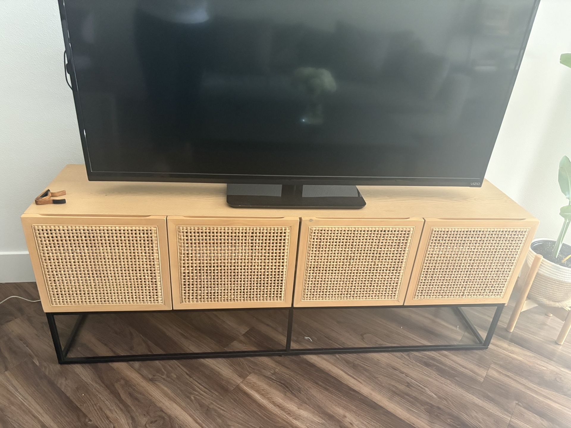 Belmar woven tv Stand 