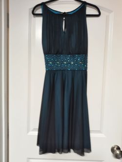 Beautiful evening Dress . Jessica Howard .