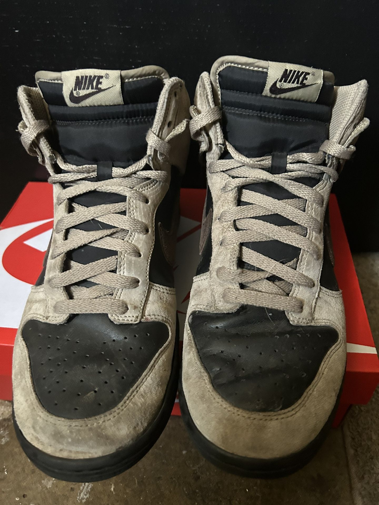 Nike Dunks,