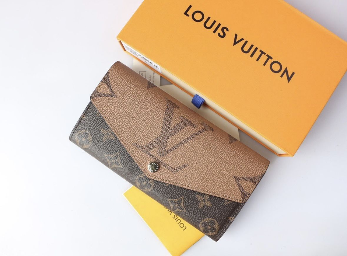 Louis Vuitton Sarah Wallet 