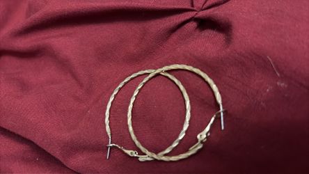 Gold tone hoop earrings