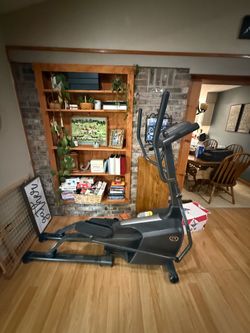 Elliptical Machine with work screen
