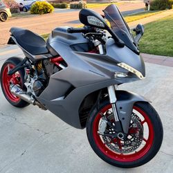 2020 Ducati SuperSport