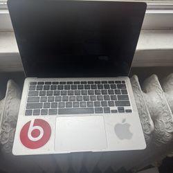 MacBook 13 Inch