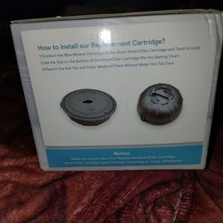 Replacement cartridge for hot tub