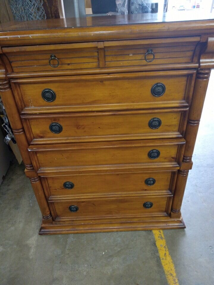 7 Drawer Dresser