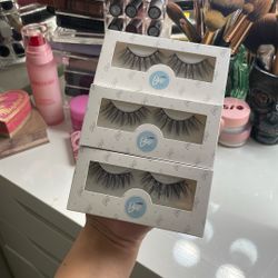 Fake Wispy Lashes NEW
