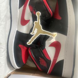 Jordan 1 mid 5.5 Youth 7 Women