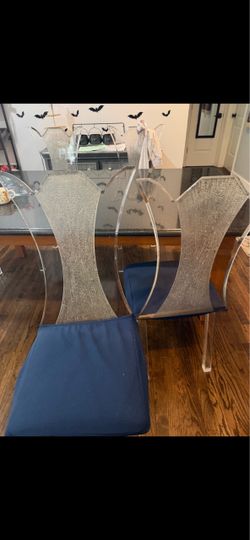 Set of 4 Vintage 1990s Postmodern Clear Lucite Dining Chairs (Crackle Glass Detail)