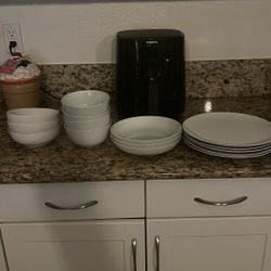 Dinnerware set