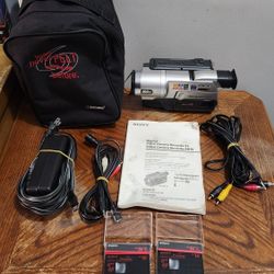 Sony Handycam CCD-TRV108 8mm Hi8 Camcorder With Accessories!