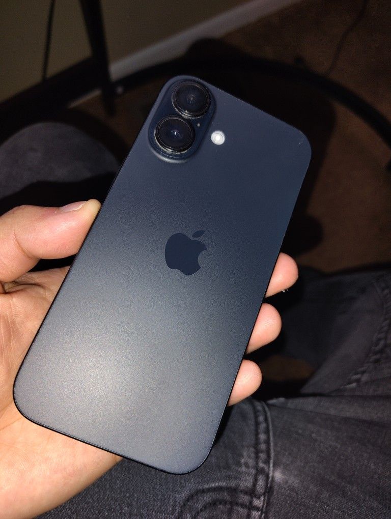 iPhone 16 