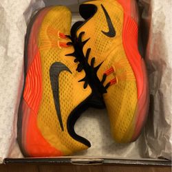 Nike Kobe Shoes Men’s Size 10.5
