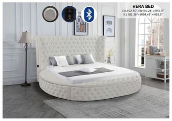 UPHOLSTERY STORAGE PLATFORM BED NEW IN BOX