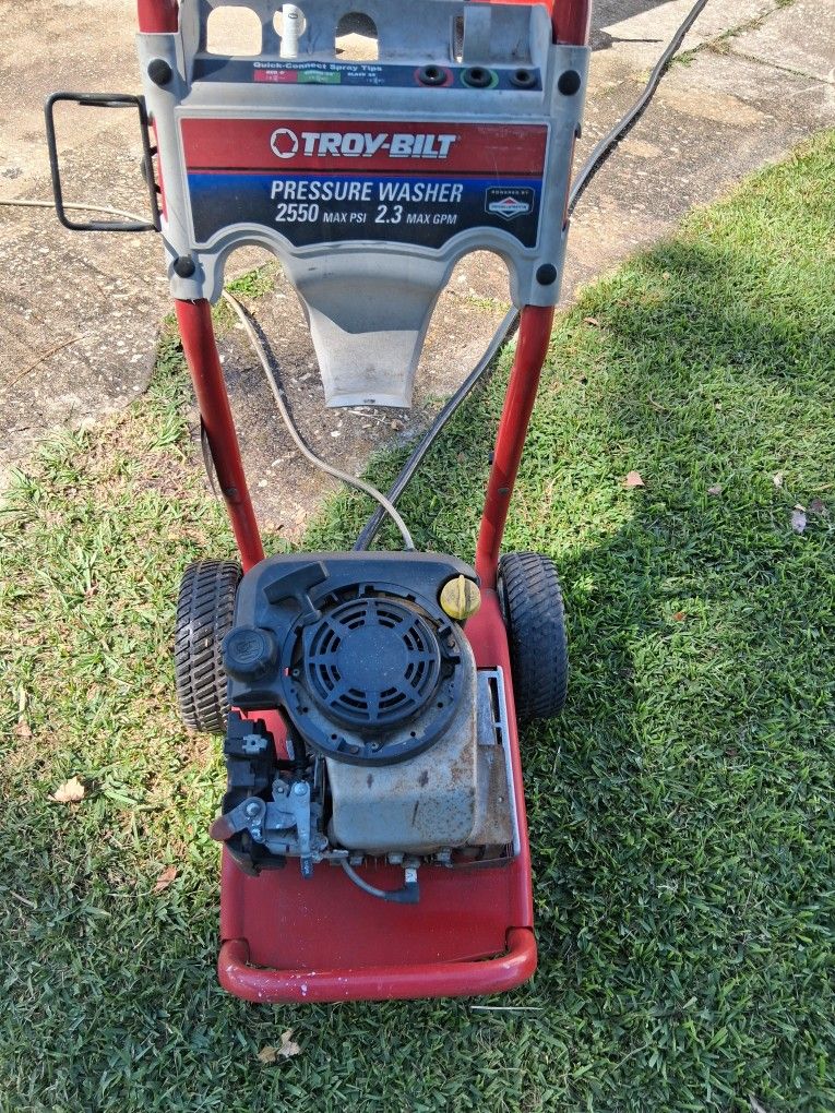 PRESSURE WASHER TROY BILT 2550 MAX PSI GOOD CONDITION