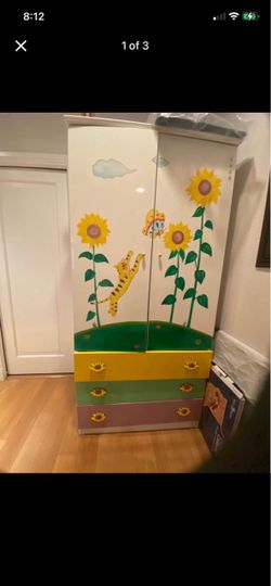 Cabinet with 3 drawers