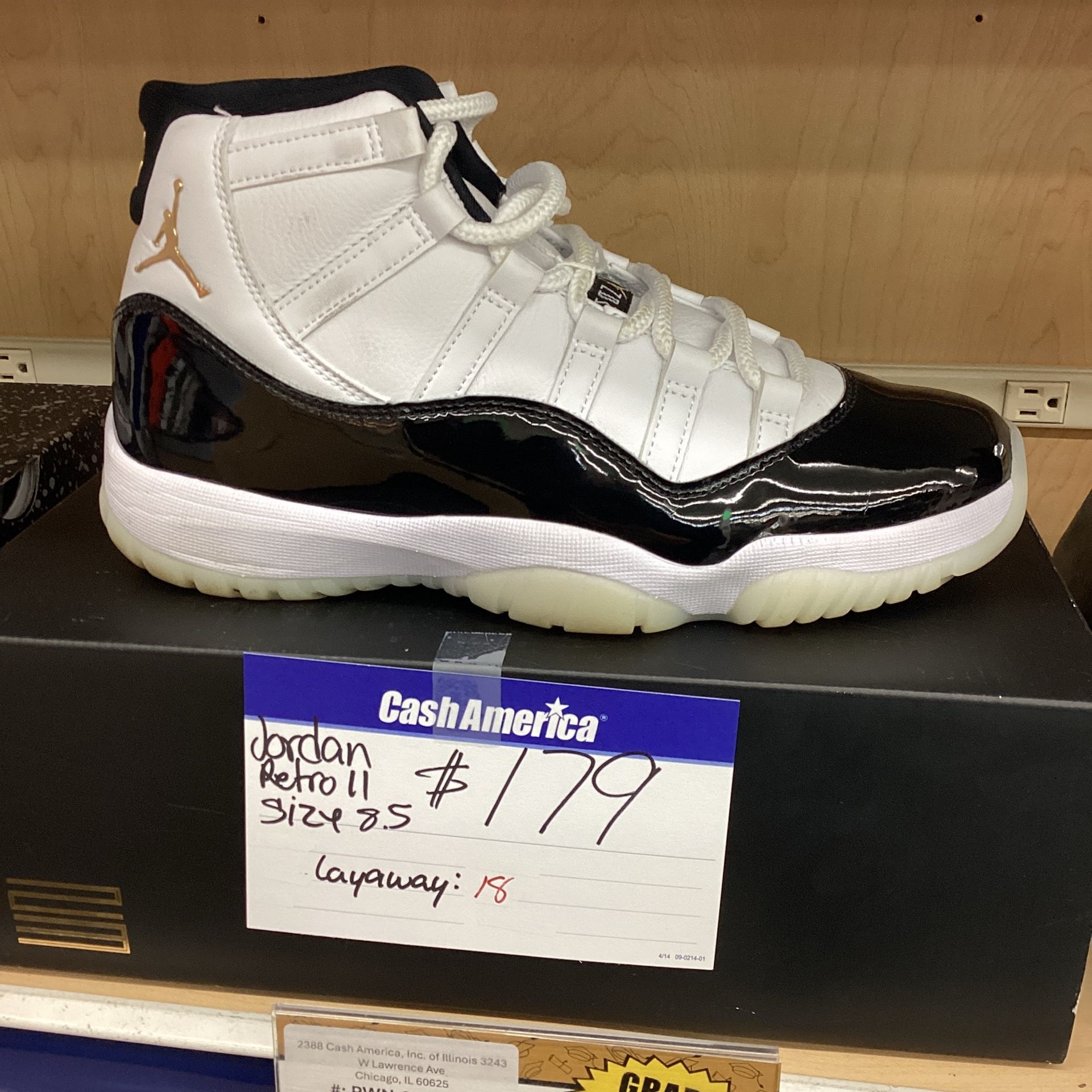 Air Jordan Retro 11 Size 8.5 