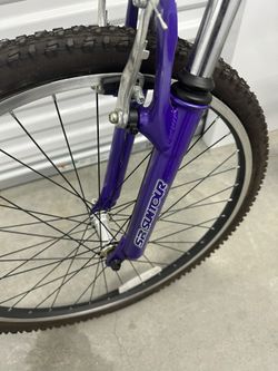 Schwinn Sidewinder Mountain Bike 26 inch wheels womens frame