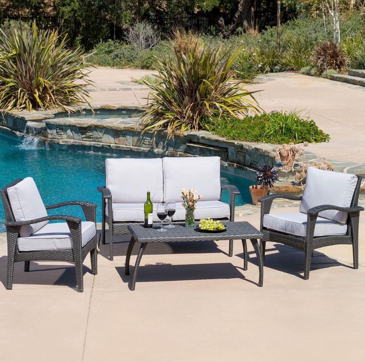 Outdoor 4-Piece Wicker Seating Set with Cushions