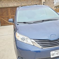 2011 Toyota Sienna