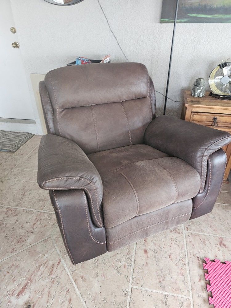 Reclining Couch and ex-Wide recliner.  