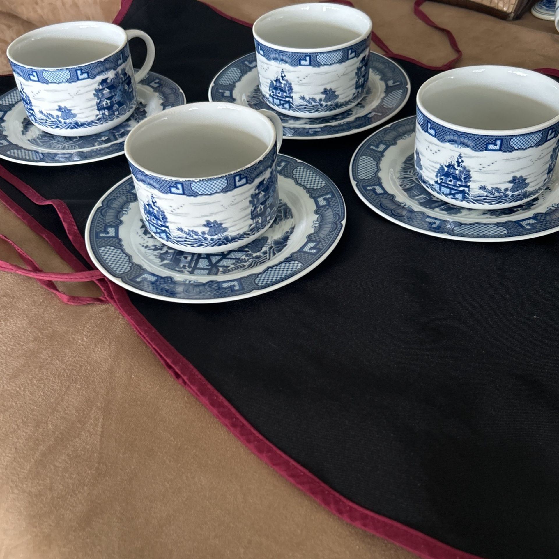 Pavilion Chinese Set