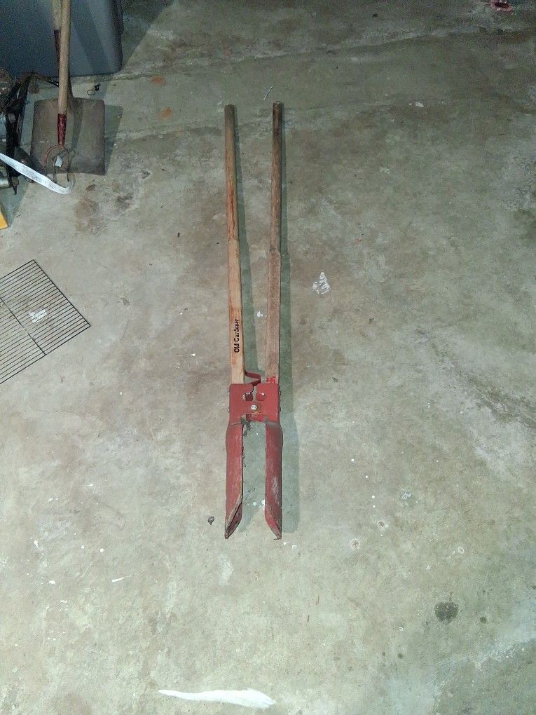 Old Gardener Post Digger