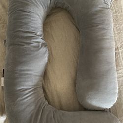 MomCozy Pregnancy Pillow