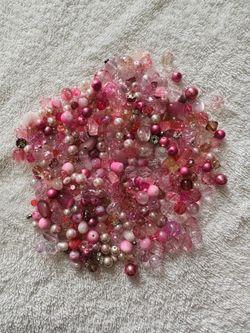 PINK BEADS LOT  - 001