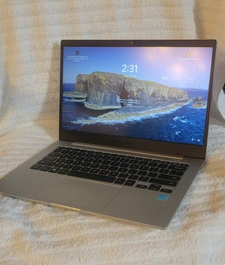 Samsung Galaxy Book Go laptop, Model : NP340XLA-KA5US .