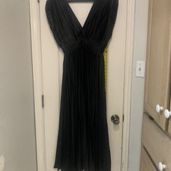 Aiyana flattering V-neck Pleated Accents Size 4 Long Black Dress  