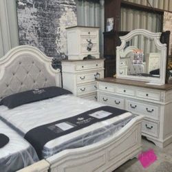 In Stock Available Ashley Realyn Bedroom Set (QB, Dresser, Mirror, Nightstand)