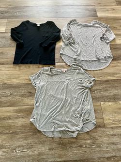 Women’s Size 1X Tops, excellent condition. All 3 for $8!