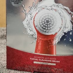 Olay Regenerist Advanced  Anti-Aging Facial Cleansing Brush 