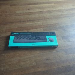 Logitech MK345 Wireless Keyboard & Mouse Set (In Box)