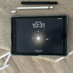 iPad Gen 9 w/ 1st Gen Apple Pen
