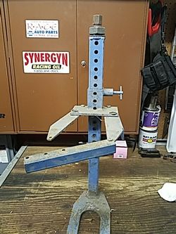 Strut spring compressor / open to offers
