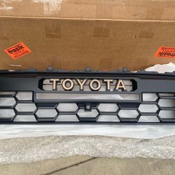 Toyota Tacoma Trailhunter Grill 2024-2026