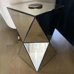 Mirrored AccentTables 