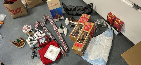 Large Christmas holiday lot price to go