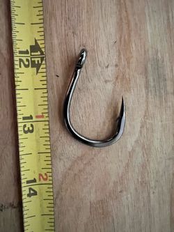 Gamakatsu Live Bait Hooks, Size 8/0 Value Pro Pack (25 Count) Saltwater Fishing, Jig  Hooks