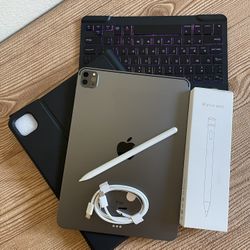 iPad Pro 11” (M1 chip / 2021 model) 3rd Generation 128GB with keyboard case,  pen & Accessories 
